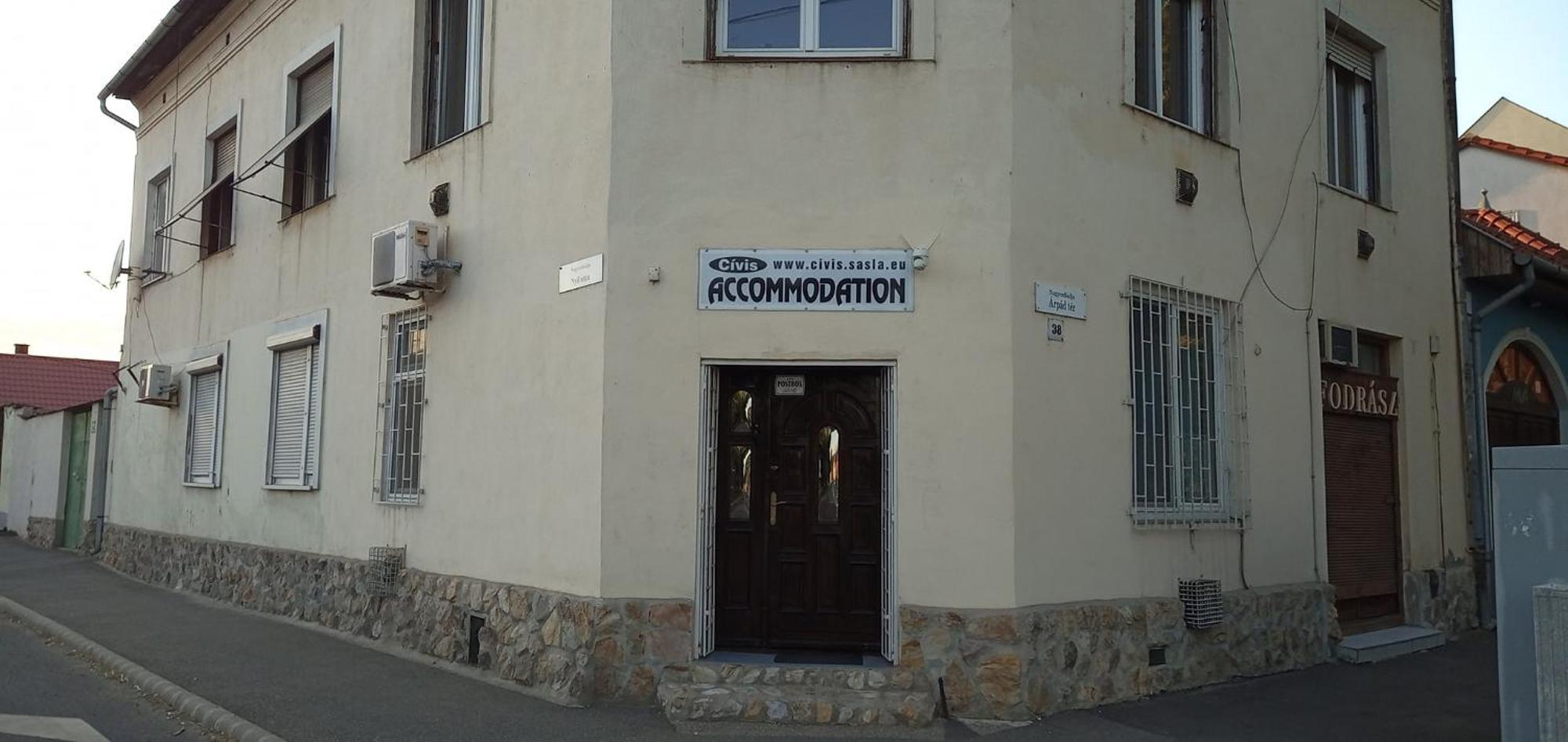 Civis Debrecen Hostel Exterior photo